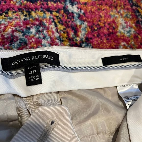 Banana Republic Light Tan Cropped Trousers - Picture 4 of 5